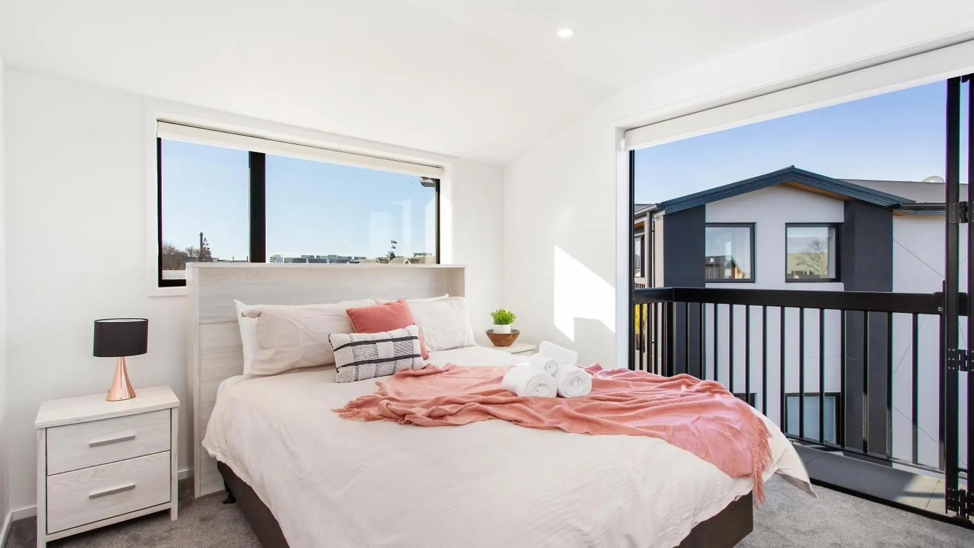 Penthouse Apartment Scenic Views-Spacious 2Br Christchurch 0*,  New Zealand