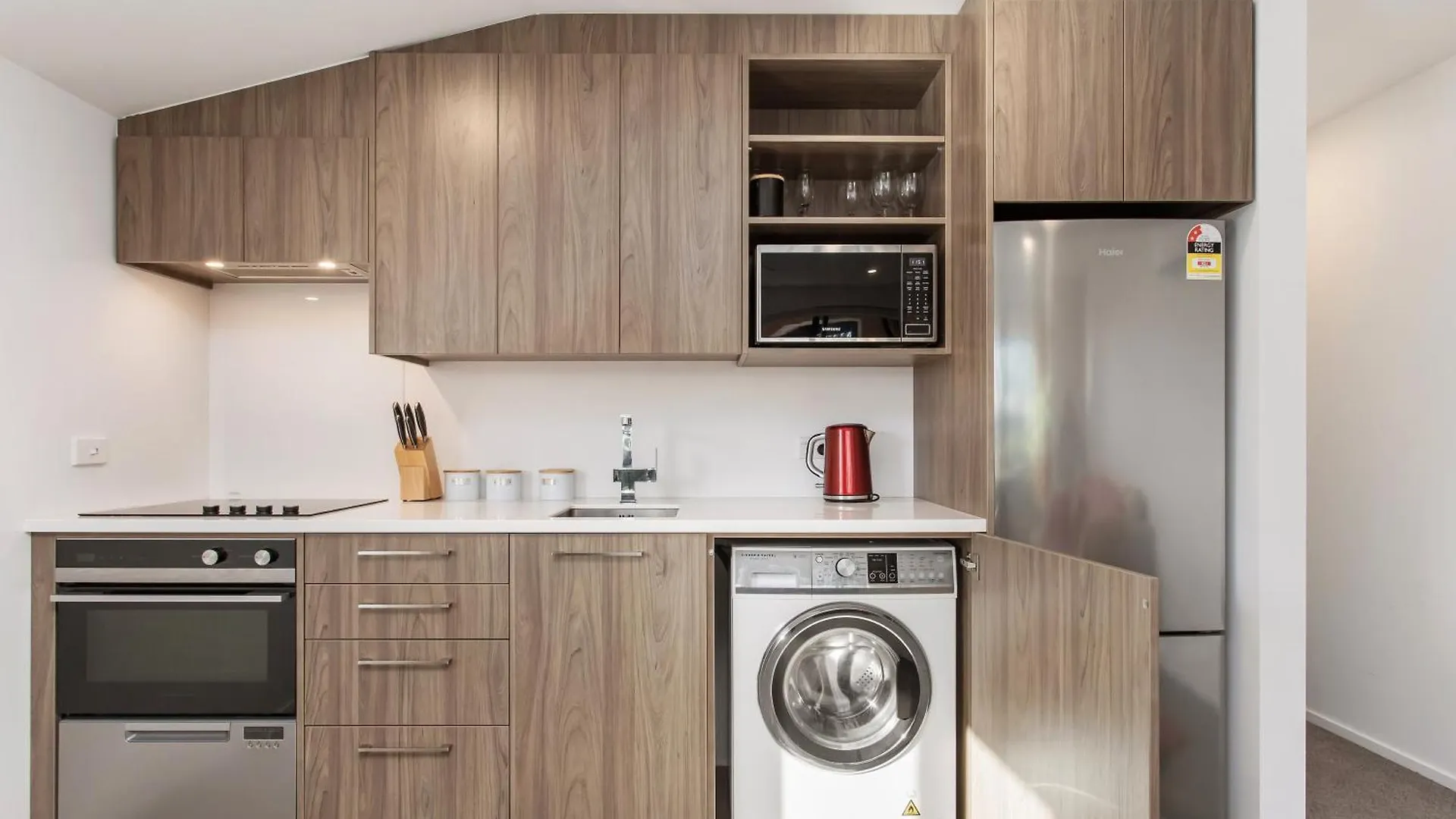 Penthouse Apartment Scenic Views-Spacious 2Br Christchurch