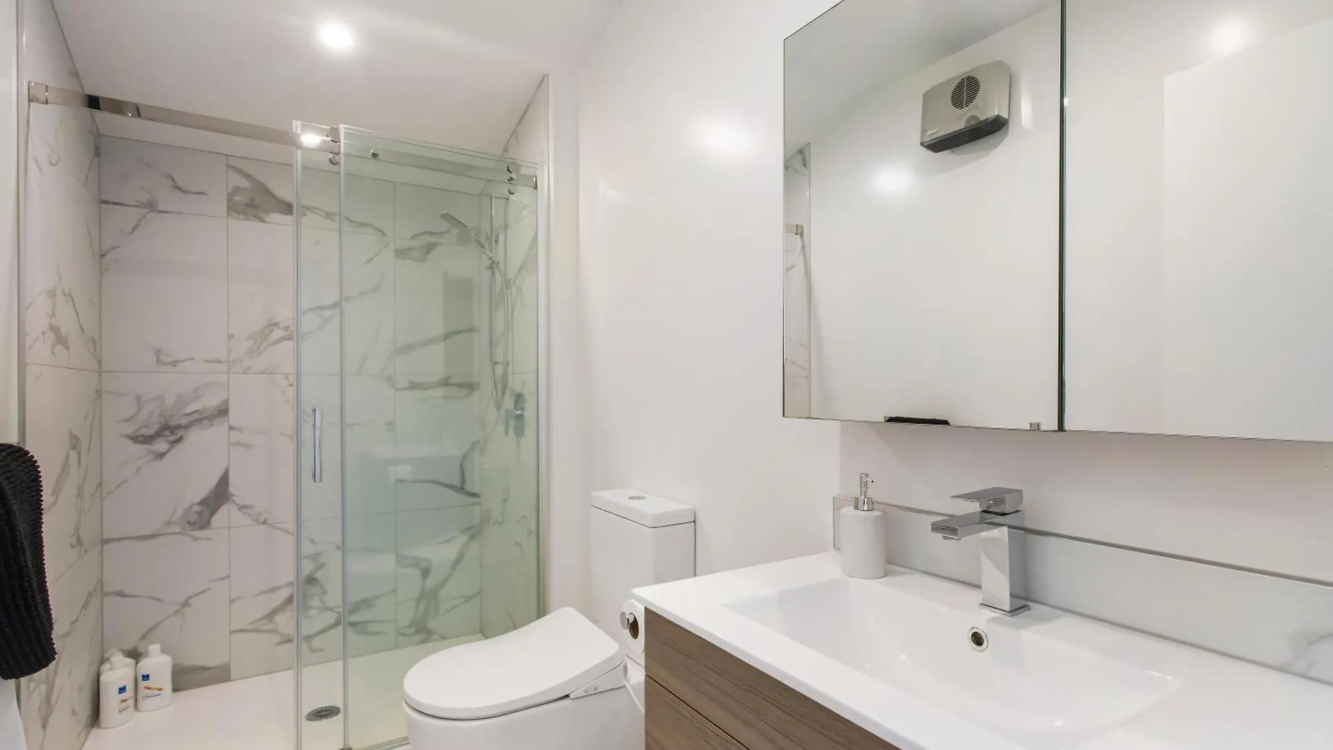 Penthouse Apartment Scenic Views-Spacious 2Br Christchurch