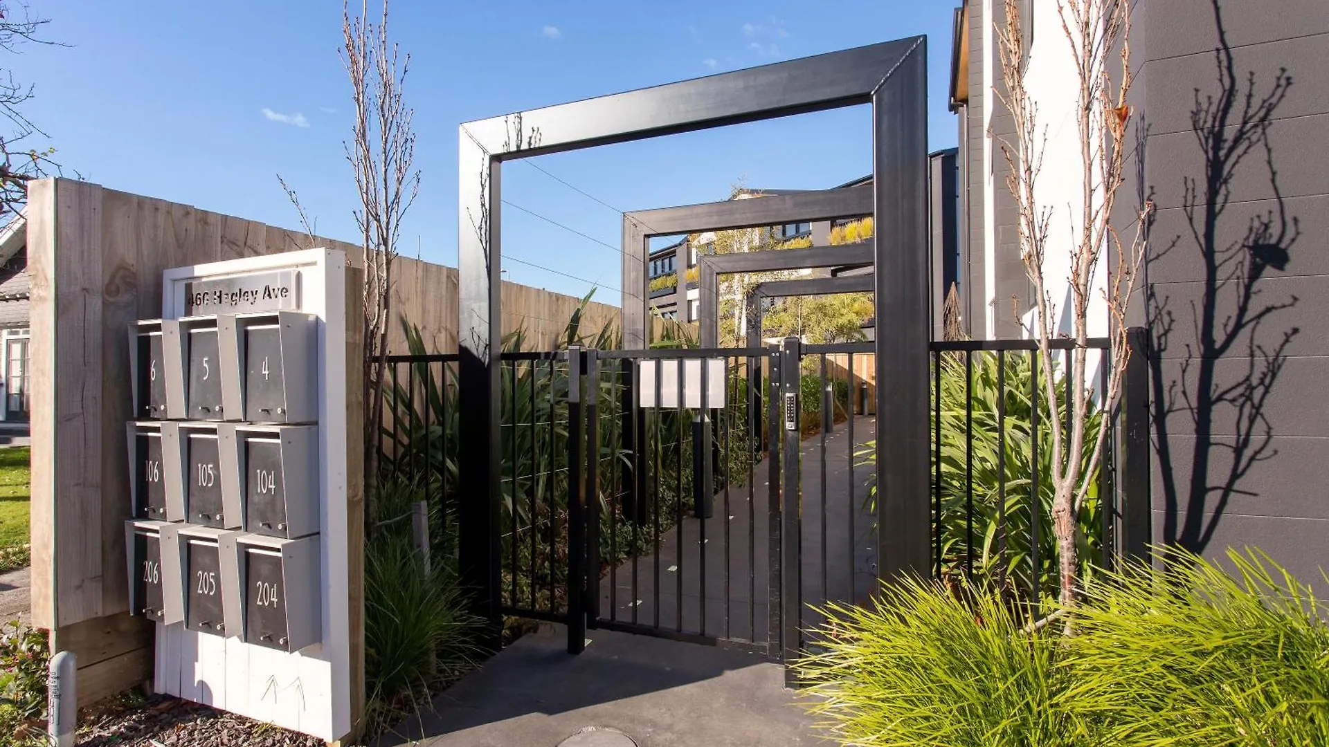 Penthouse Apartment Scenic Views-Spacious 2Br Christchurch