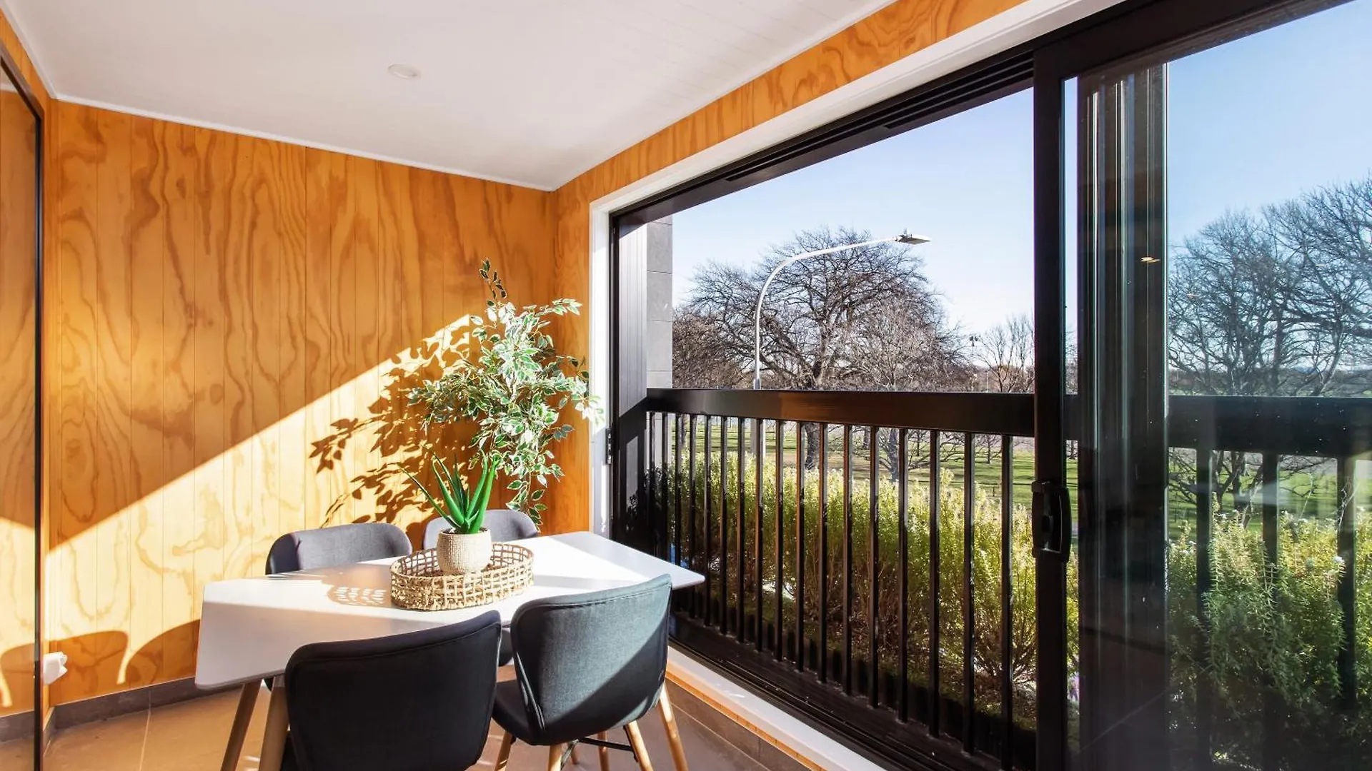 Penthouse Apartment Scenic Views-Spacious 2Br Christchurch 0*,